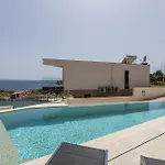 Beachfront Luxury Luce, Featuring A Heated Pool, Fitness Area, And Sauna Villa *