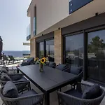 Beachfront Luxury Luce, Featuring A Heated Pool, Fitness Area, And Sauna Villa *