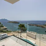 Beachfront Luxury Luce, Featuring A Heated Pool, Fitness Area, And Sauna *