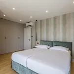Beachfront Luxury Luce, Featuring A Heated Pool, Fitness Area, And Sauna * Potomje