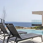 Beachfront Luxury Luce, Featuring A Heated Pool, Fitness Area, And Sauna Villa *