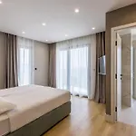 Villa Beachfront Luxury Luce, Featuring A Heated Pool, Fitness Area, And Sauna *