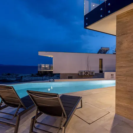 Luxury Luce, Direkt Am Villa