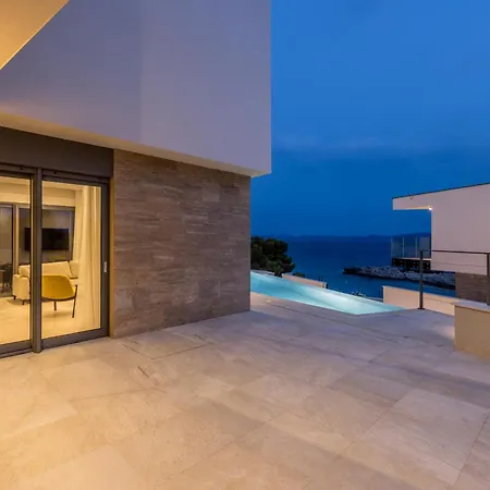Beachfront Luxury Luce, Featuring A Heated Pool, Fitness Area, And Sauna Βίλα