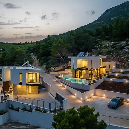 Luxury Luce, Direkt Am * Potomje
