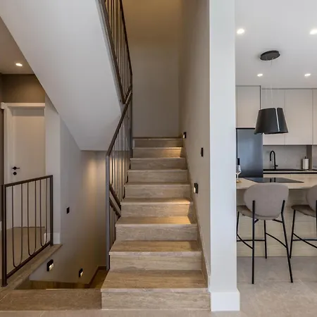 Beachfront Luxury Luce, Featuring A Heated Pool, Fitness Area, And Sauna *