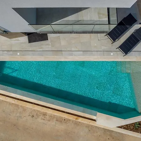 Βίλα Beachfront Luxury Luce, Featuring A Heated Pool, Fitness Area, And Sauna Potomje
