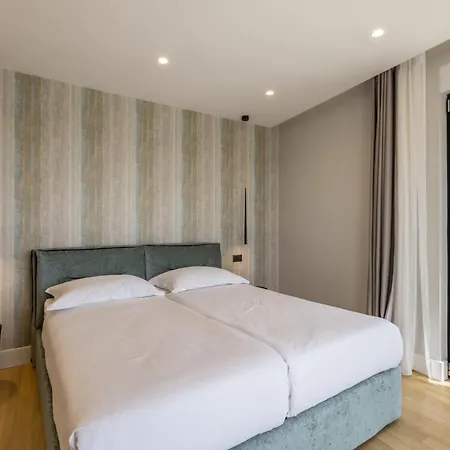 Beachfront Luxury Luce, Featuring A Heated Pool, Fitness Area, And Sauna Potomje