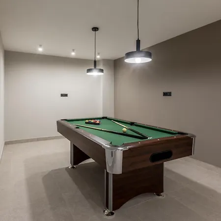 Beachfront Luxury Luce, Featuring A Heated Pool, Fitness Area, And Sauna Βίλα