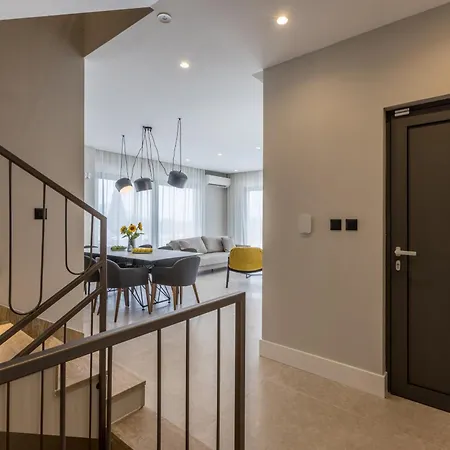 Beachfront Luxury Luce, Featuring A Heated Pool, Fitness Area, And Sauna Potomje