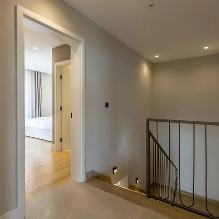 Luxury Luce, Direkt Am * Potomje