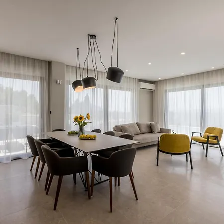 Beachfront Luxury Luce, Featuring A Heated Pool, Fitness Area, And Sauna