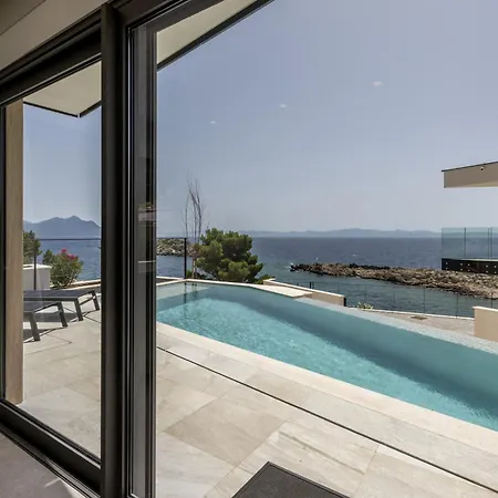 Beachfront Luxury Luce, Featuring A Heated Pool, Fitness Area, And Sauna Βίλα Potomje