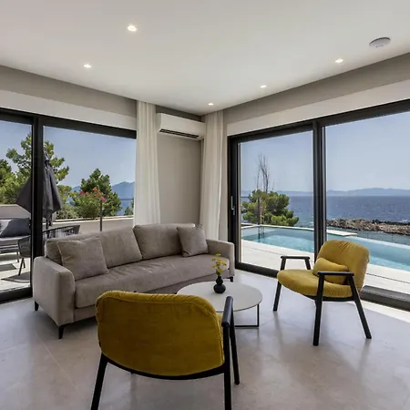 Beachfront Luxury Luce, Featuring A Heated Pool, Fitness Area, And Sauna Βίλα *