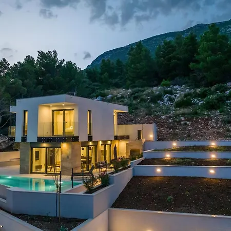 Beachfront Luxury Luce, Featuring A Heated Pool, Fitness Area, And Sauna