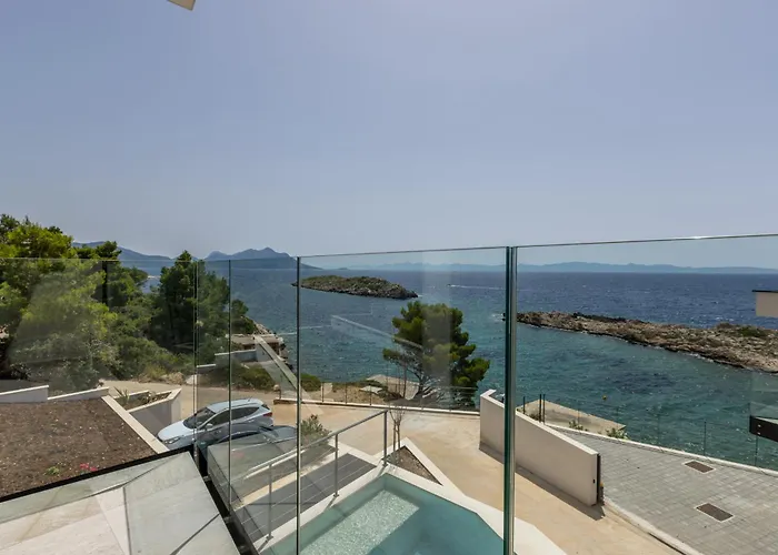 Willa Beachfront Luxury Luce, Featuring A Heated Pool, Fitness Area, And Sauna *