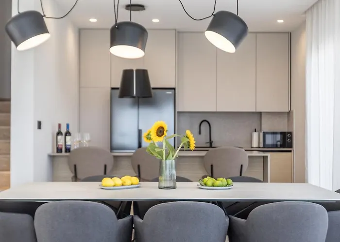 Beachfront Luxury Luce, Featuring A Heated Pool, Fitness Area, And Sauna Potomje