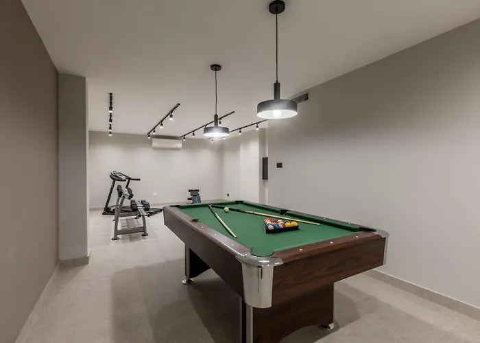 Beachfront Luxury Luce, Featuring A Heated Pool, Fitness Area, And Sauna Willa *