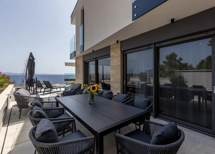Beachfront Luxury Luce, Featuring A Heated Pool, Fitness Area, And Sauna Willa *