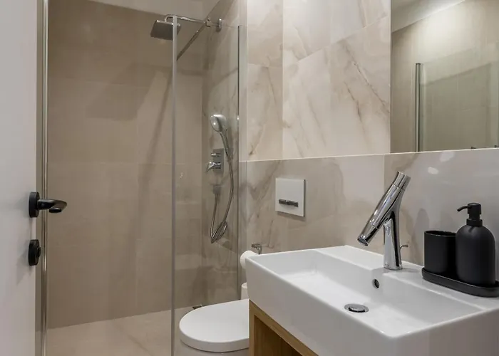Willa Beachfront Luxury Luce, Featuring A Heated Pool, Fitness Area, And Sauna Potomje