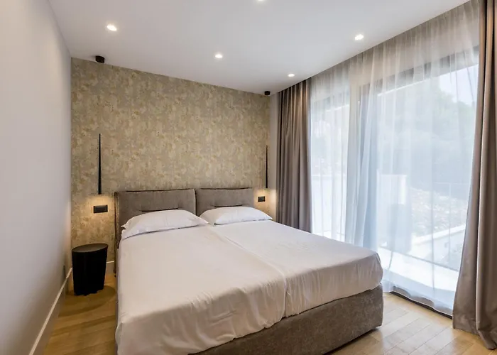 Beachfront Luxury Luce, Featuring A Heated Pool, Fitness Area, And Sauna *