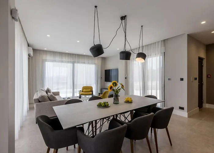 Beachfront Luxury Luce, Featuring A Heated Pool, Fitness Area, And Sauna Willa Potomje