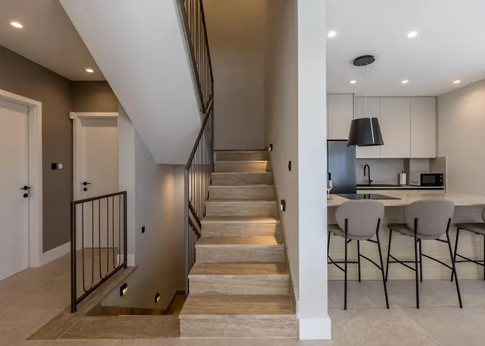 Beachfront Luxury Luce, Featuring A Heated Pool, Fitness Area, And Sauna *