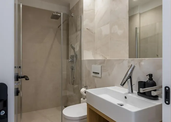 Beachfront Luxury Luce, Featuring A Heated Pool, Fitness Area, And Sauna Willa Potomje