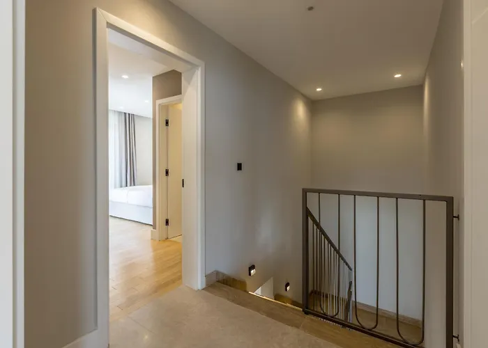 Beachfront Luxury Luce, Featuring A Heated Pool, Fitness Area, And Sauna * Potomje