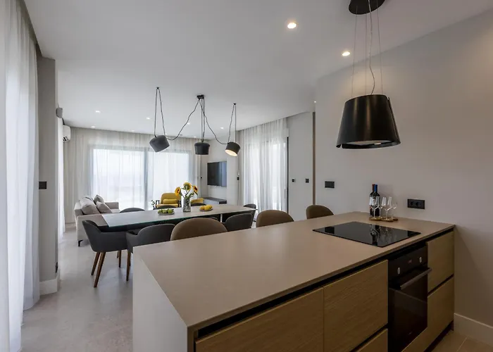 Beachfront Luxury Luce, Featuring A Heated Pool, Fitness Area, And Sauna Willa