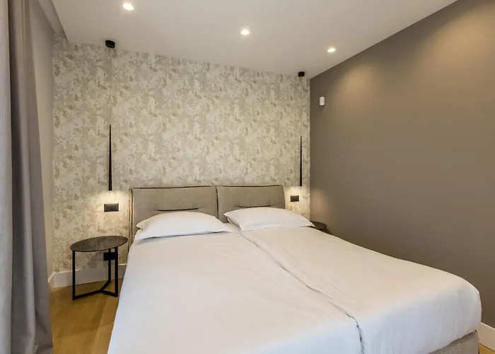 Beachfront Luxury Luce, Featuring A Heated Pool, Fitness Area, And Sauna Potomje