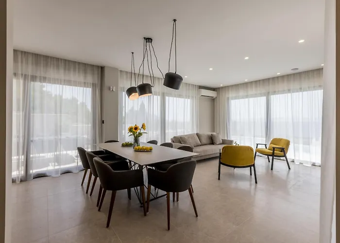 Beachfront Luxury Luce, Featuring A Heated Pool, Fitness Area, And Sauna