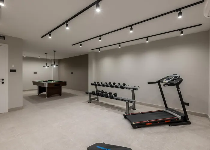 Willa Beachfront Luxury Luce, Featuring A Heated Pool, Fitness Area, And Sauna Potomje