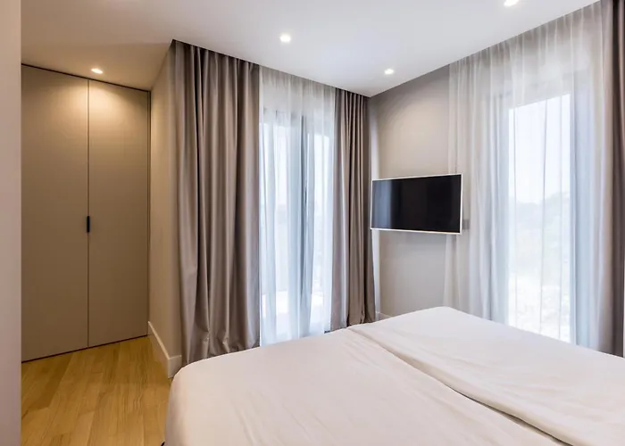 Beachfront Luxury Luce, Featuring A Heated Pool, Fitness Area, And Sauna *