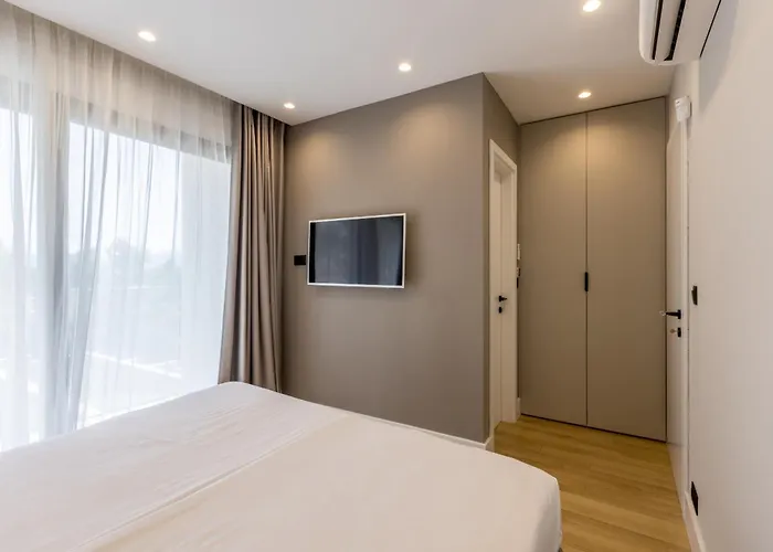 Beachfront Luxury Luce, Featuring A Heated Pool, Fitness Area, And Sauna Potomje