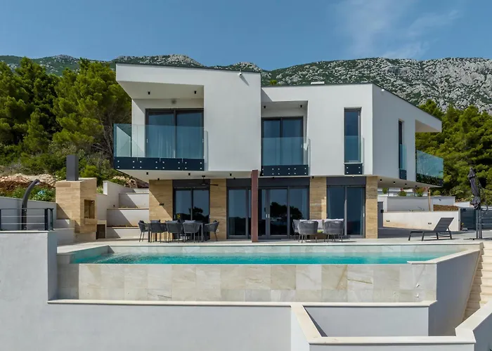 Beachfront Luxury Luce, Featuring A Heated Pool, Fitness Area, And Sauna Willa *