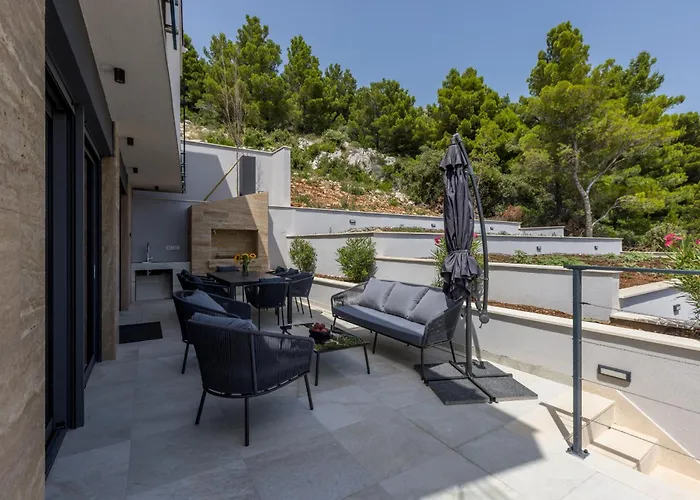 Willa Beachfront Luxury Luce, Featuring A Heated Pool, Fitness Area, And Sauna