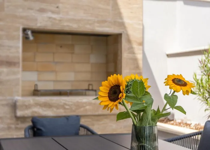 Beachfront Luxury Luce, Featuring A Heated Pool, Fitness Area, And Sauna * Potomje